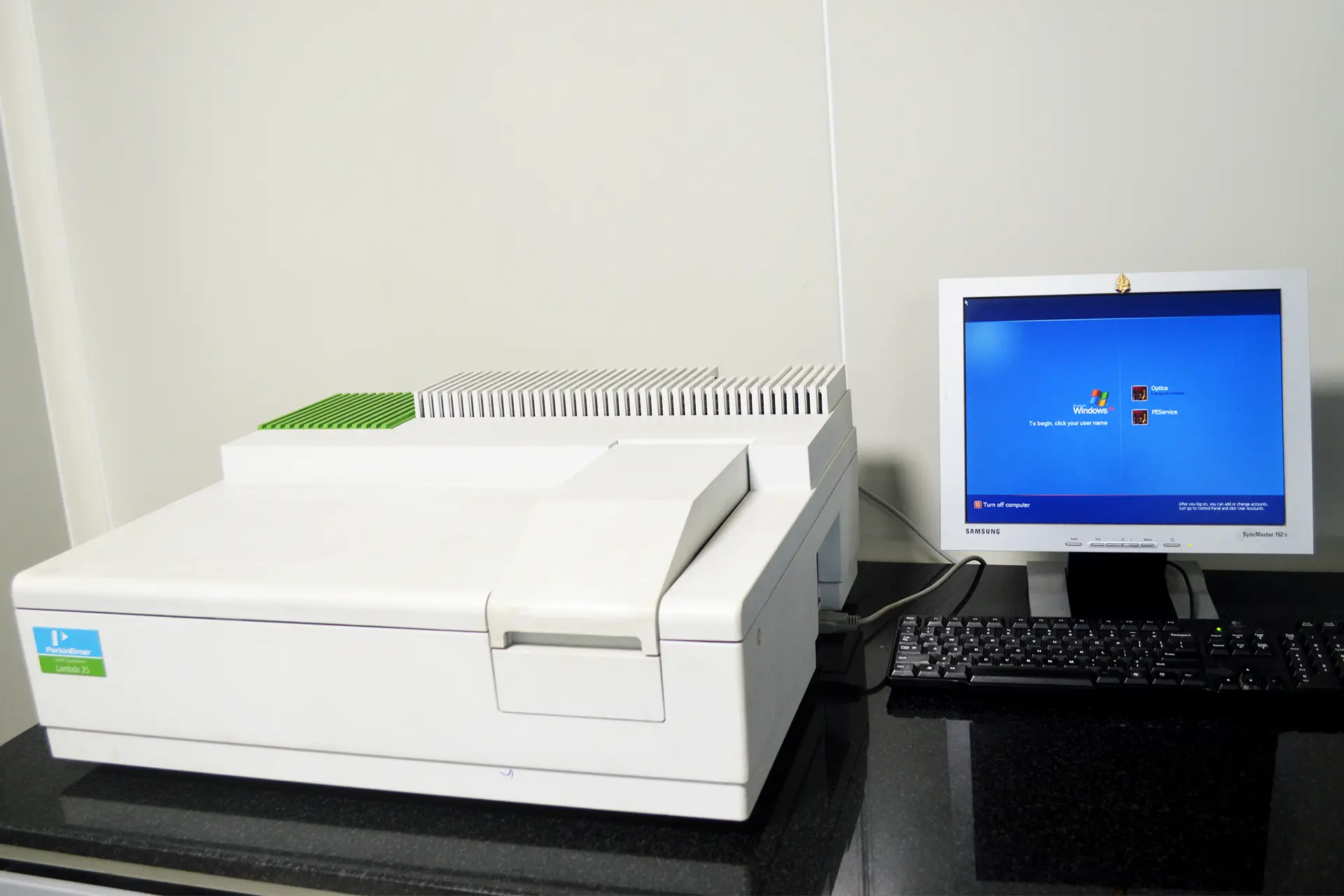 UV VIS NIR Spectrophotometer